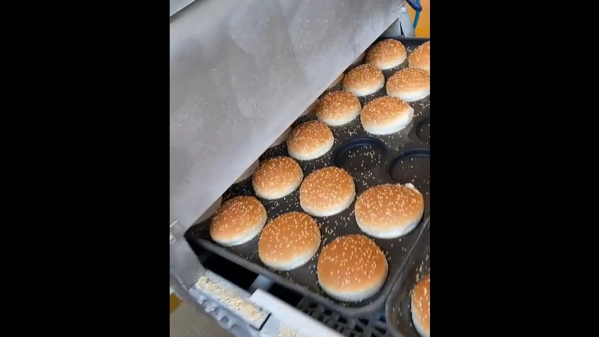 汉堡面包模在自动汉堡线中的应用 Hamburger Bun Pan Used in Automatic Burger Bun Line